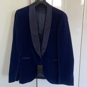 Hugo Boss blazer brand new! Navy blue color, velvet with satin collar